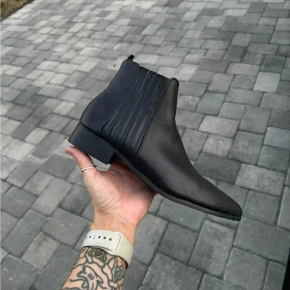 Classic Ankle Chelsea Boot Bootie Vegan Leather Black 8 1/2 Or Boys 7 - Picture 3 of 9